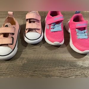 Size 5 girls toddler shoes (both shoes Skechers and converse)